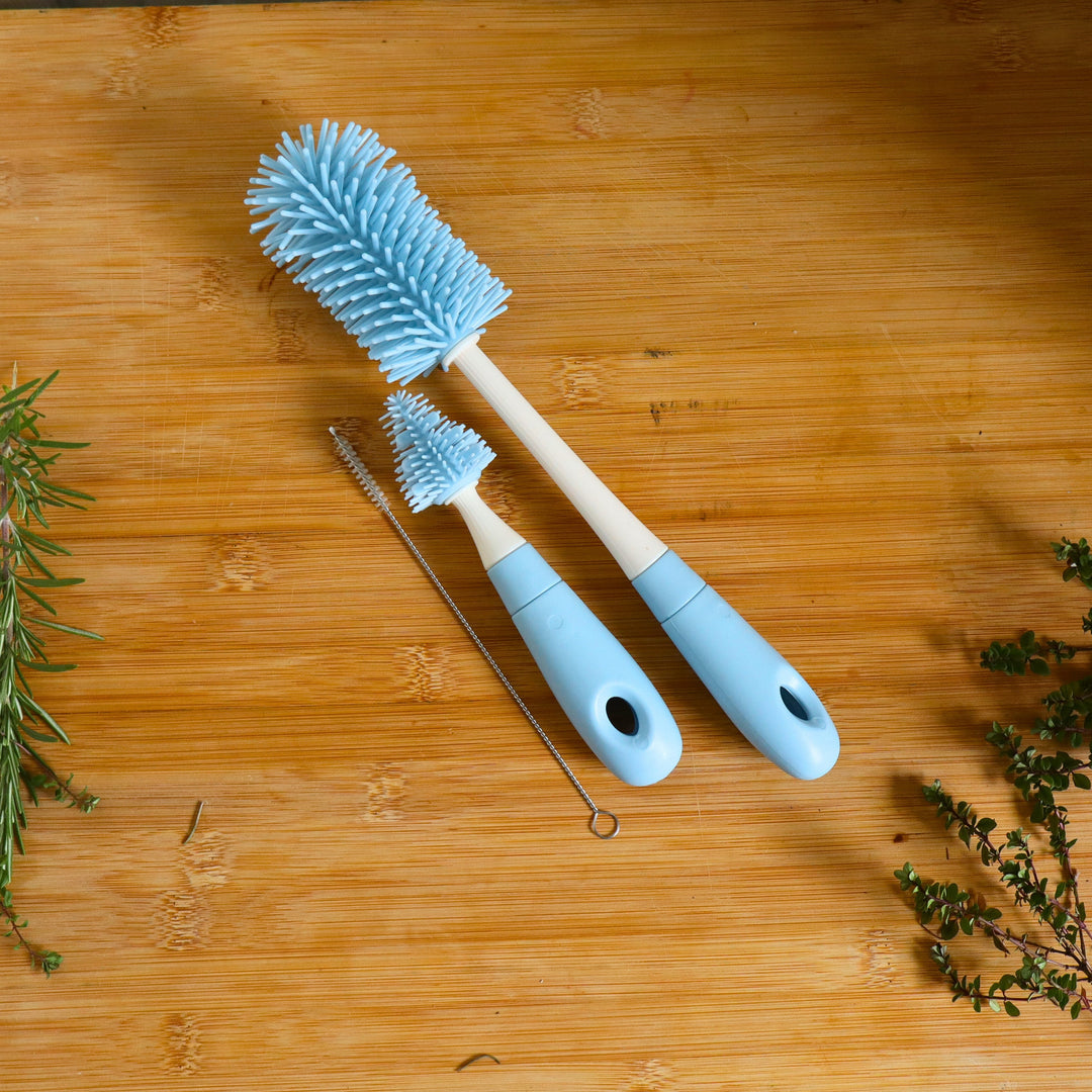 Baby Bottle Brush – Blue Color Lifestyle
